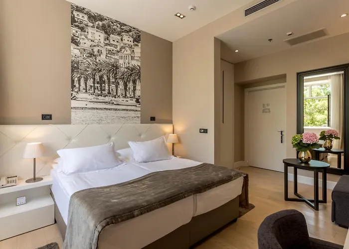 Cornaro 5* Сплит